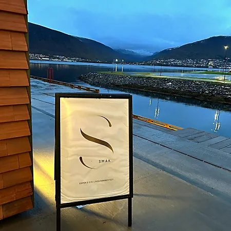 Floor Corner 66 Sq M With 2 Bedrooms Apartamento Tromsø