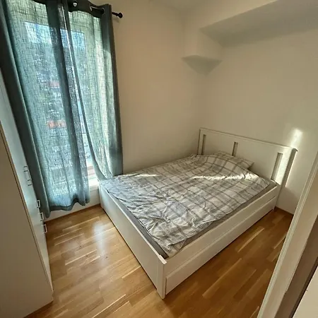 Floor Corner 66 Sq M With 2 Bedrooms Apartment *